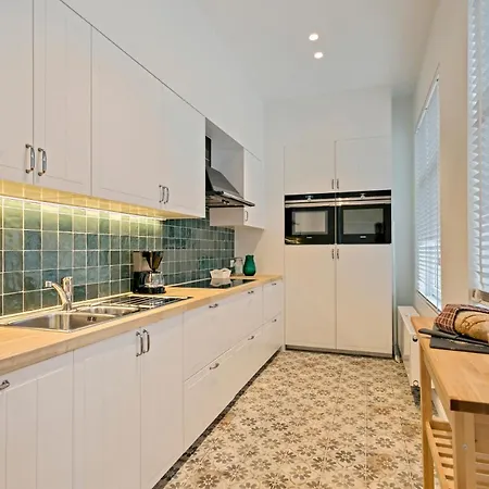 Maison Perron Holiday home *